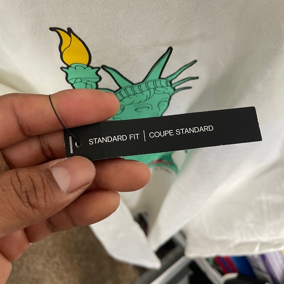 Nike Air Jordan NYC Statue Of Liberty Bred T-Shirt - Picture 3 of 3